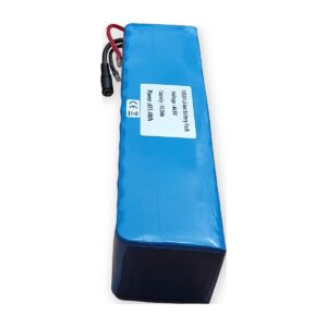 BR-13S3P Li-ion bateriový pack 48V 10,5 Ah 504 Wh — Pohled s vývody a DC konektorem (AKUPAK, reálná fotka vzorku)