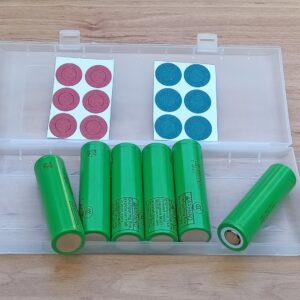 Blistr 6 ks LG INR18650-MJ1 – krabička s články a izolačními kroužky