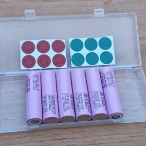 Blistr 6 ks Samsung INR18650-30Q – krabička s články a izolačními kroužky